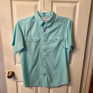 Men’s turquoise Columbia shirt size small